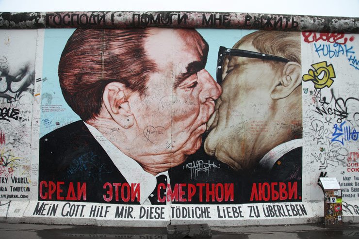 far beyond the berlin wall the 10 symbols of germany division berlin wall graffiti wall