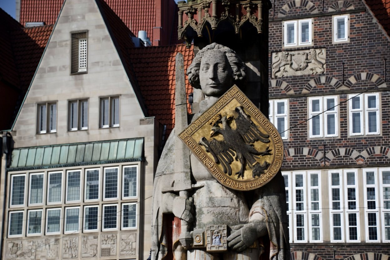 bremen roland statue ultimate guide to its 620 year history, symbolism & expert visitor tips 3