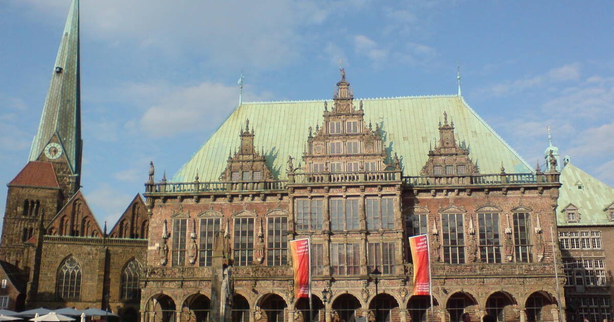 bremen roland statue ultimate guide to its 620 year history, symbolism & expert visitor tips 5