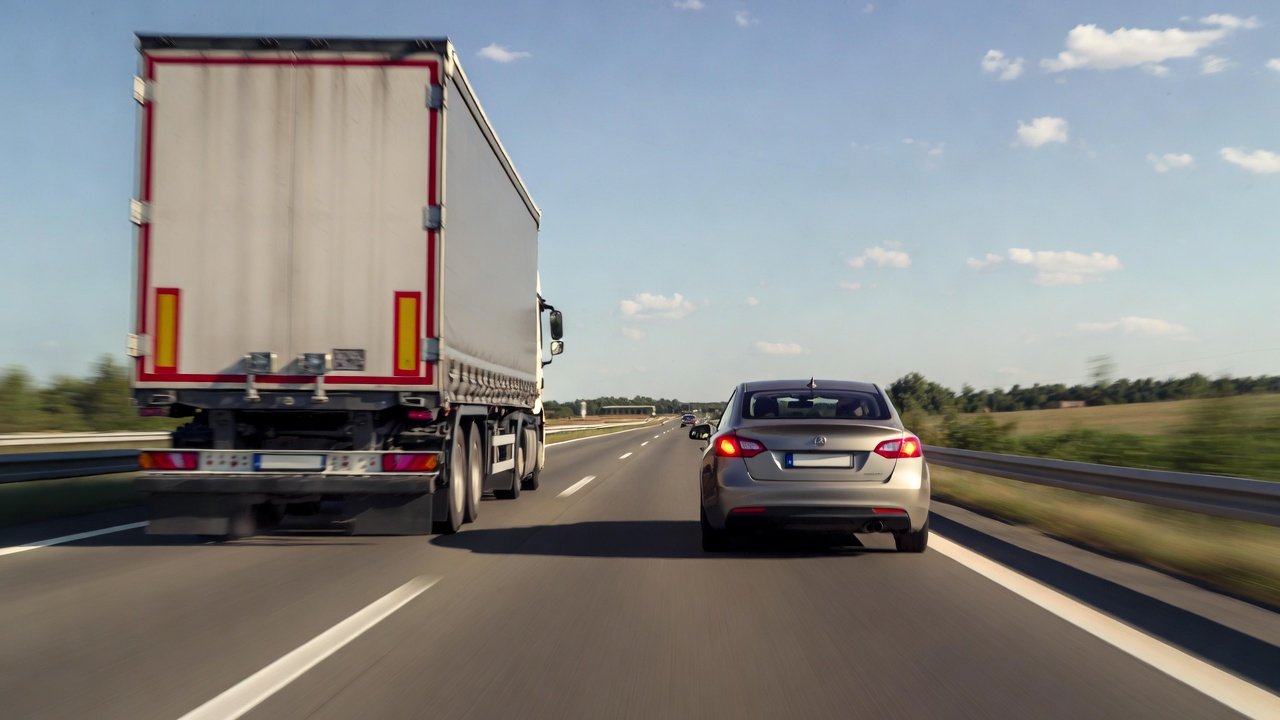 Autobahn Secrets: 10 Driving Mistakes That Could Cost Your Life top 10 dangers of the german autobahns for foreigners 3