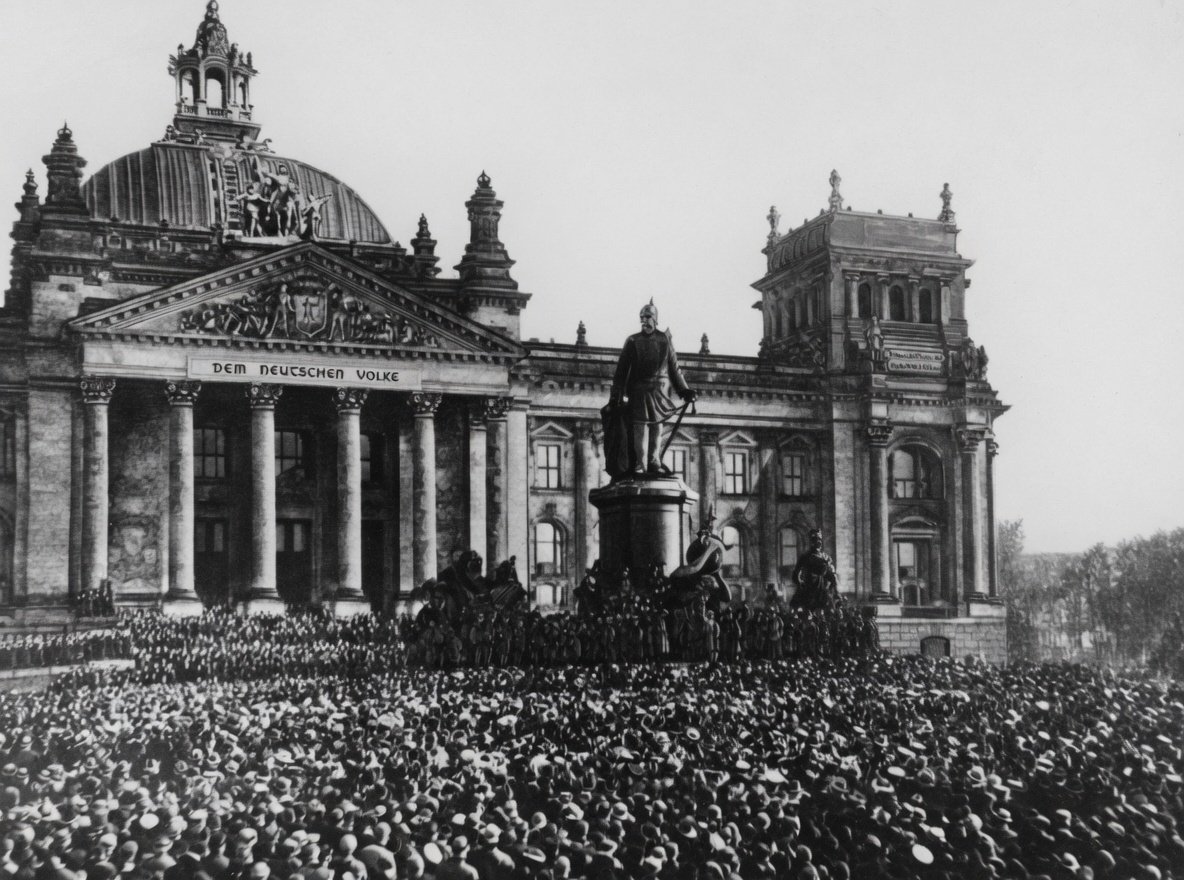 lessons from the weimar republic the fragility of democracy in the face of crisis