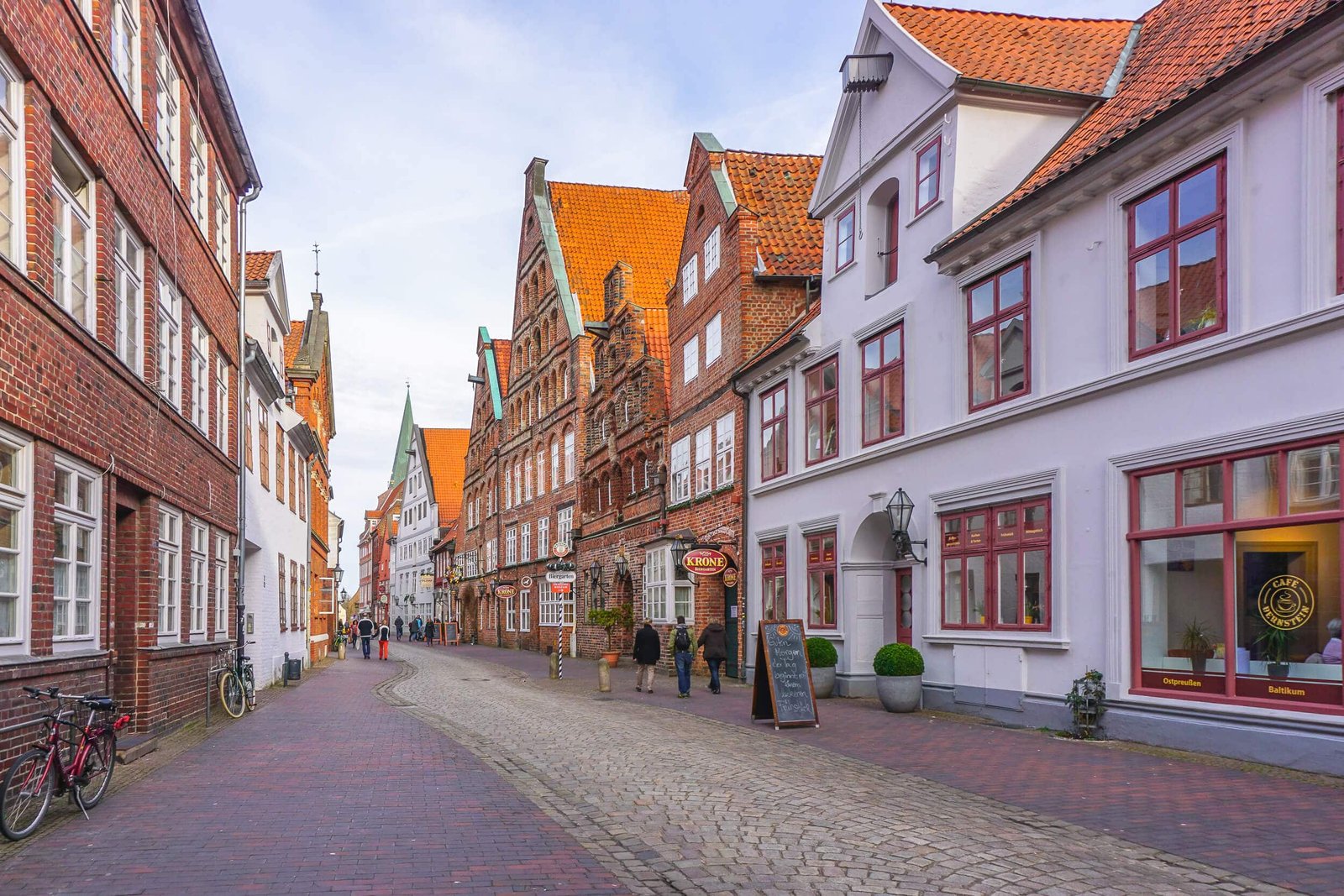 renting vs. buying property in germany a comprehensive guide for expats and investors 8
